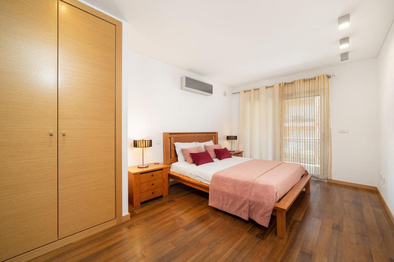 Baia Residence 2 - Holiday Apartments - By Sch 상 마르티뇨 두 포르투 외부 사진