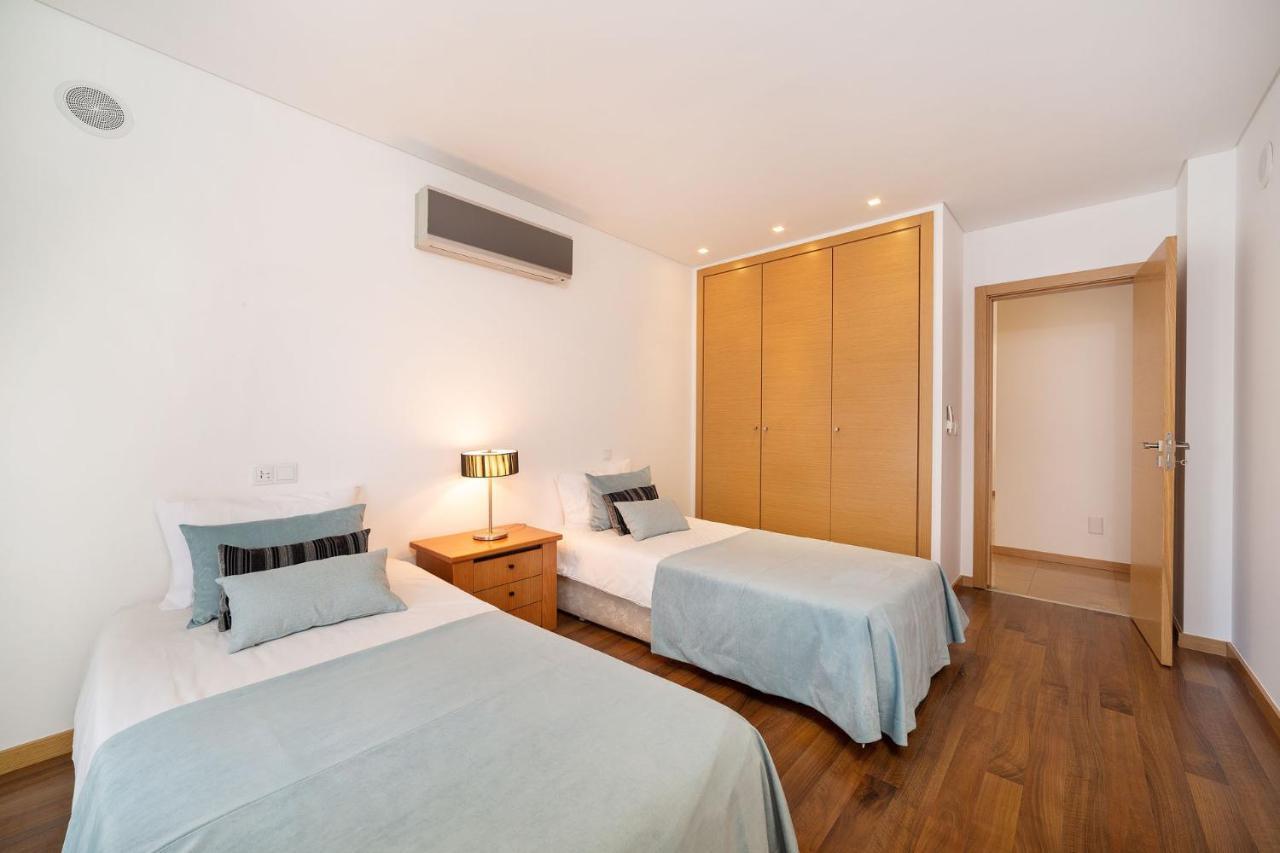 Baia Residence 2 - Holiday Apartments - By Sch 상 마르티뇨 두 포르투 외부 사진
