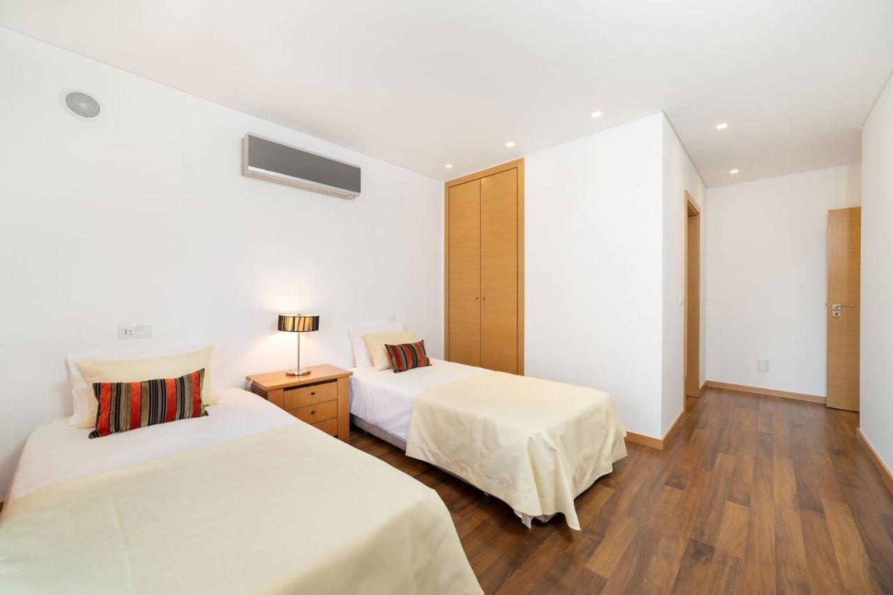Baia Residence 2 - Holiday Apartments - By Sch 상 마르티뇨 두 포르투 외부 사진