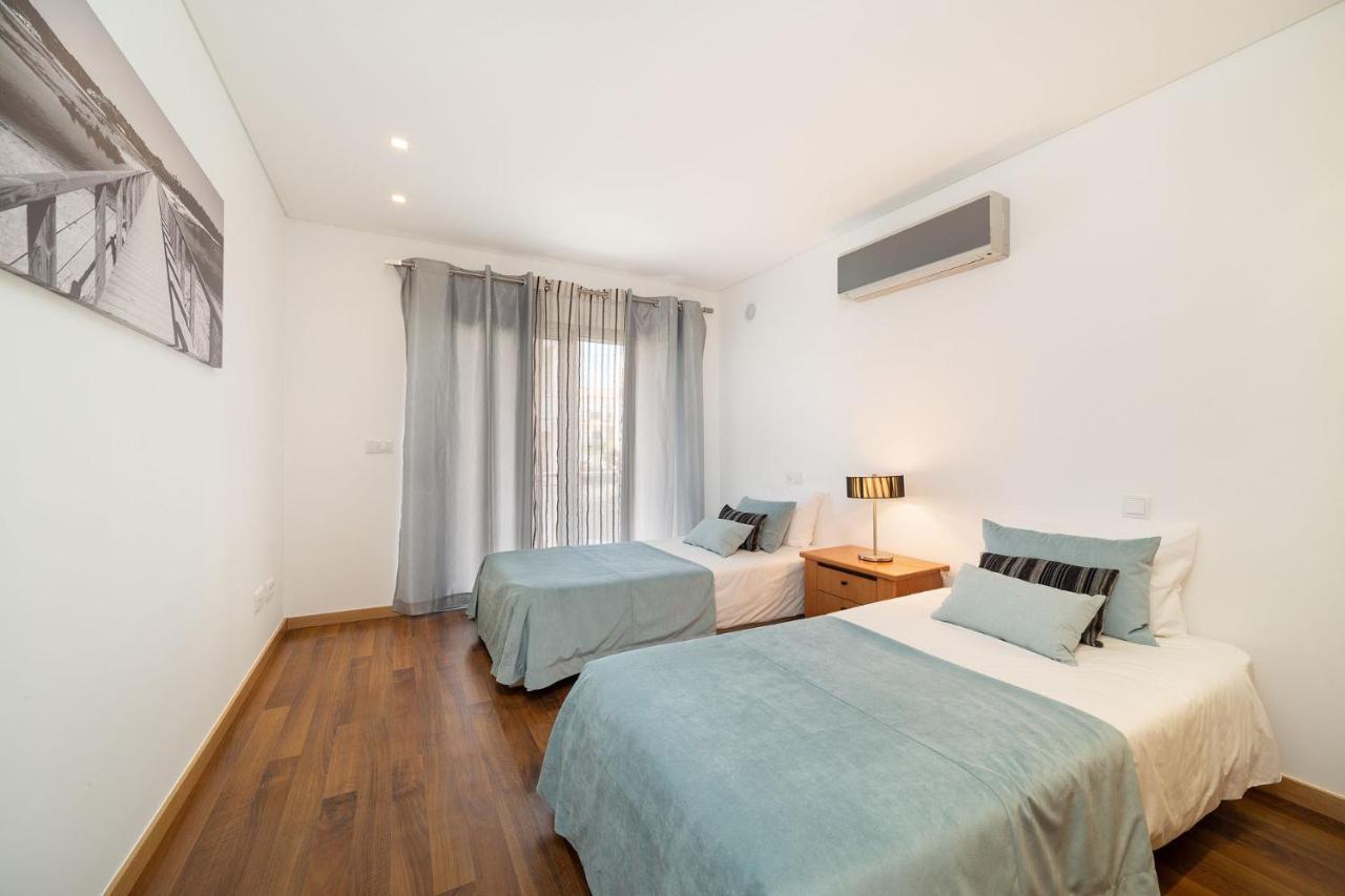 Baia Residence 2 - Holiday Apartments - By Sch 상 마르티뇨 두 포르투 외부 사진